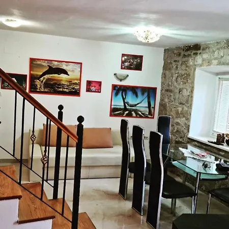 Marjan Apartmant In